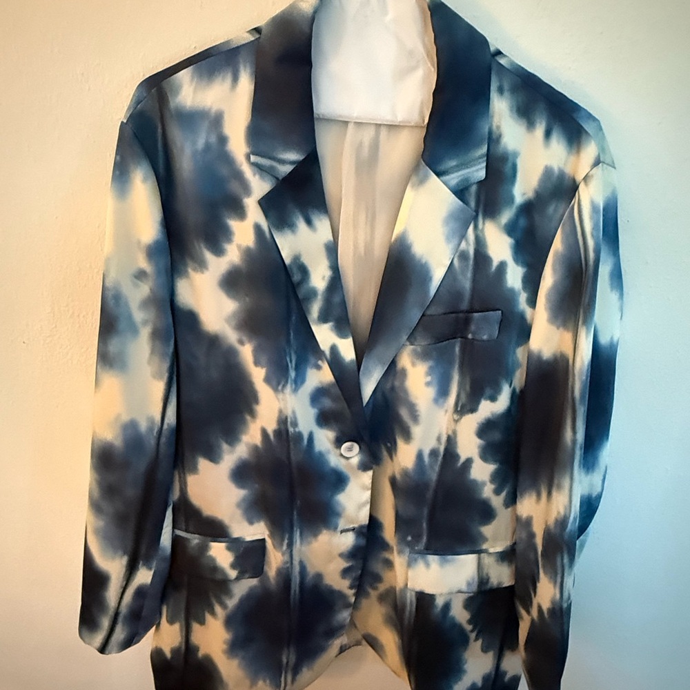 Zara Blue and White Patterned Silk Blazer